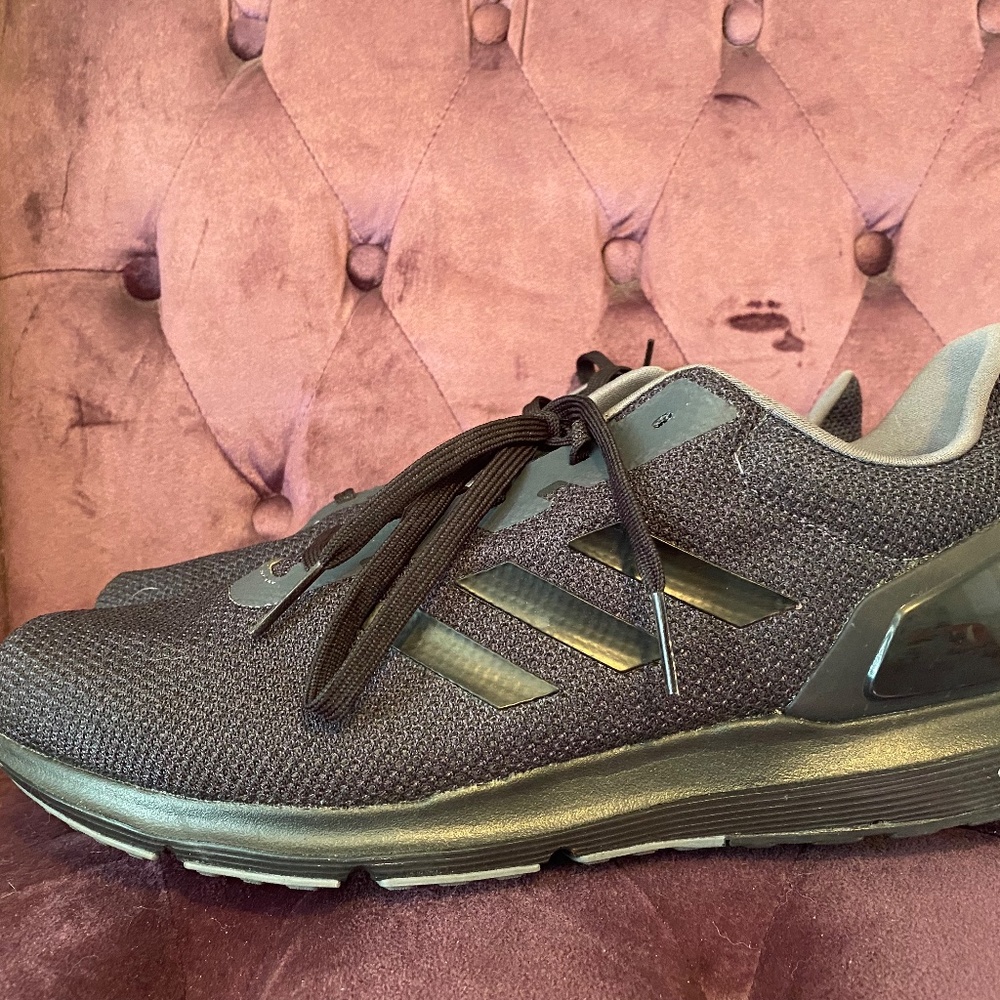 Adidas - Picture 2 of 3